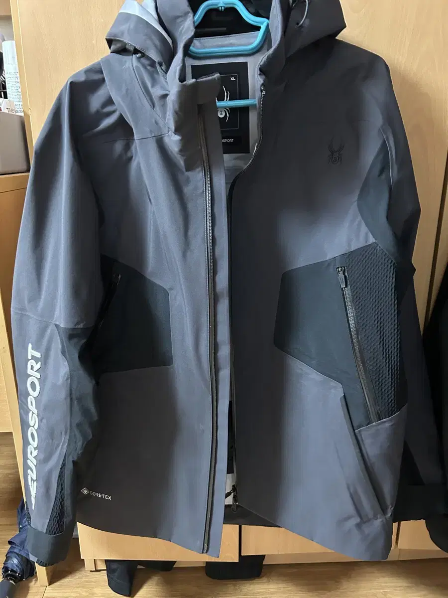 Spiderman's Eurosport Gore-Tex 3L Waterproof Jacket Windbreaker