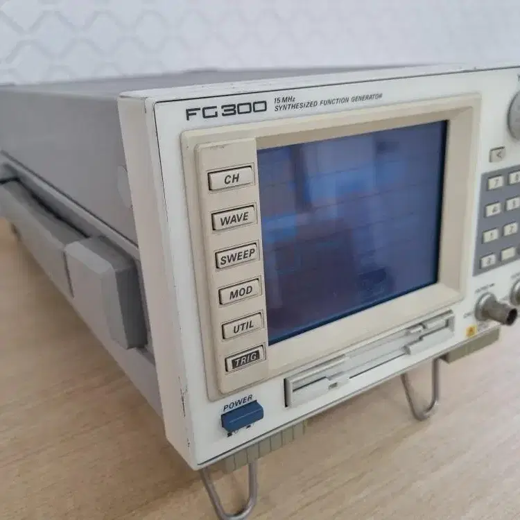 YOKOGAWA FG 300 15MHz Synthesized 함수발생기