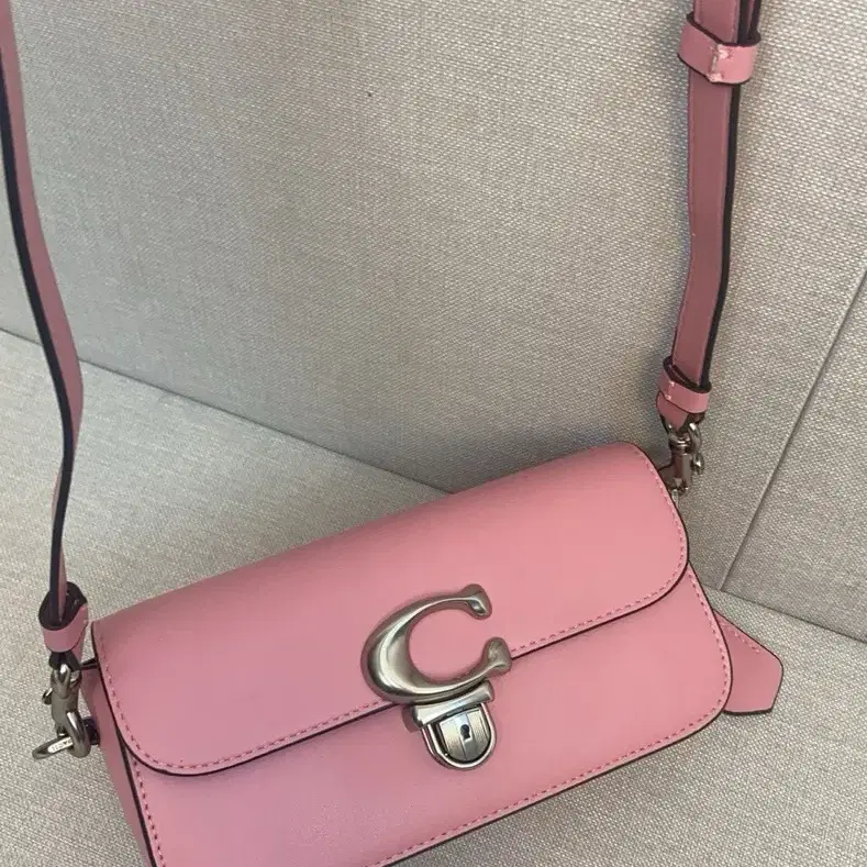 코치 COACH CE331 여성 스튜디오 바게트 백 연핑크,브리운