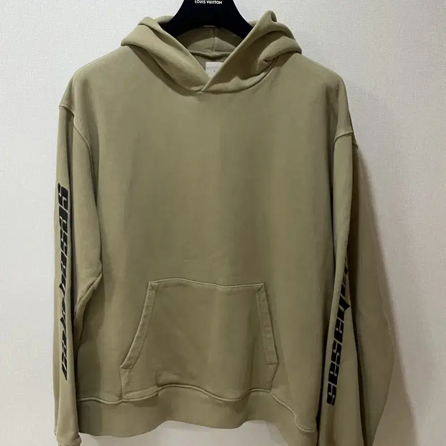 [L] 이지 시즌5 yeezy season 5 칼라바사스 자수 후드티