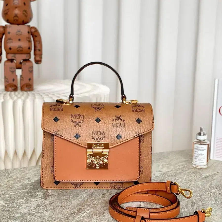 엠씨엠 스몰 MCM Tracy Visetos Satchel Small