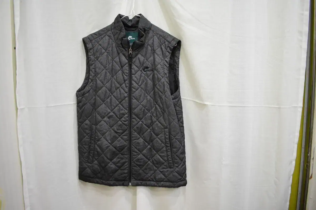 100% Nepa Men's Padded Vest