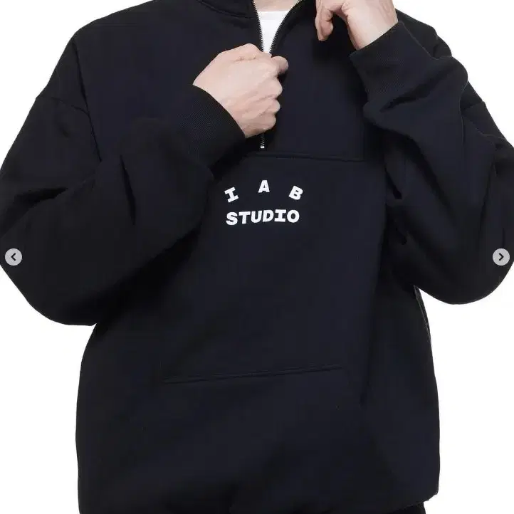 아이앱 Half Zip-up Black (White)  L 사이즈