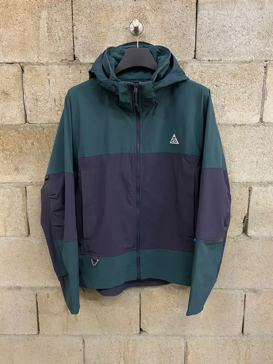 Nike ACG Sun Farer Windbreaker Jacket