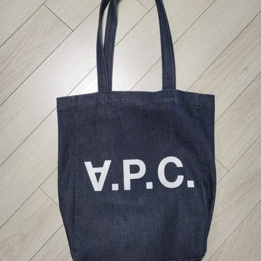 A.P.C 아페쎄 로라 인디고데님 토트백