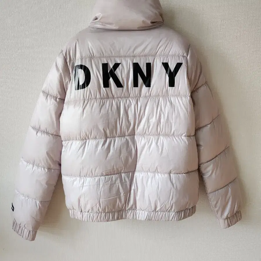 DKNY캐쥬얼패딩(XS)