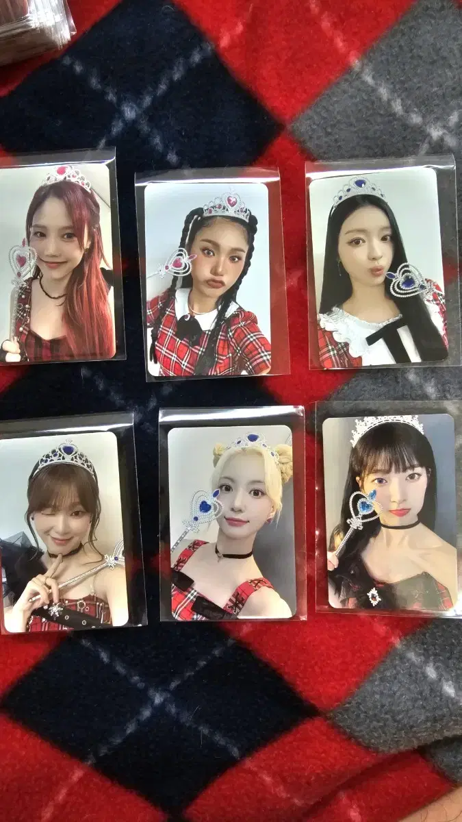 Oh My Girl Clashpide unreleased photocard sells