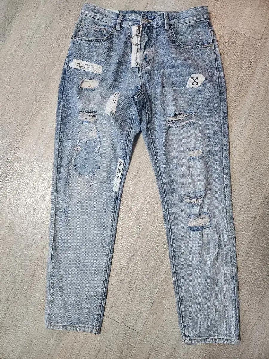 Off-White Light Blue Jeans(32)