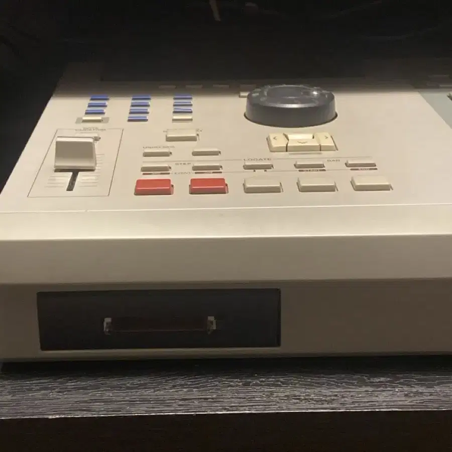 AKAI MPC 2000XL 판매합니다