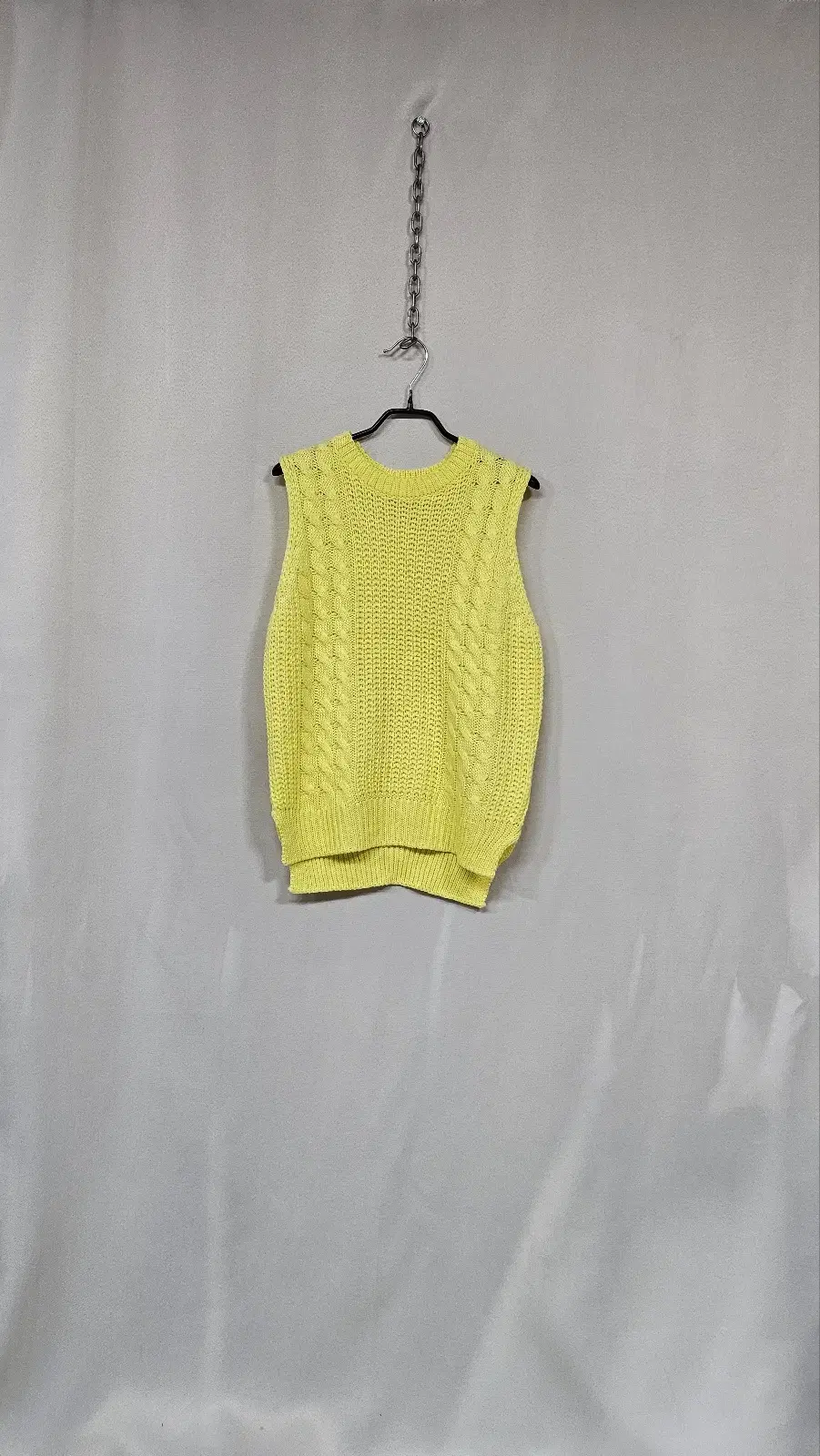 Knit vest (yellow)