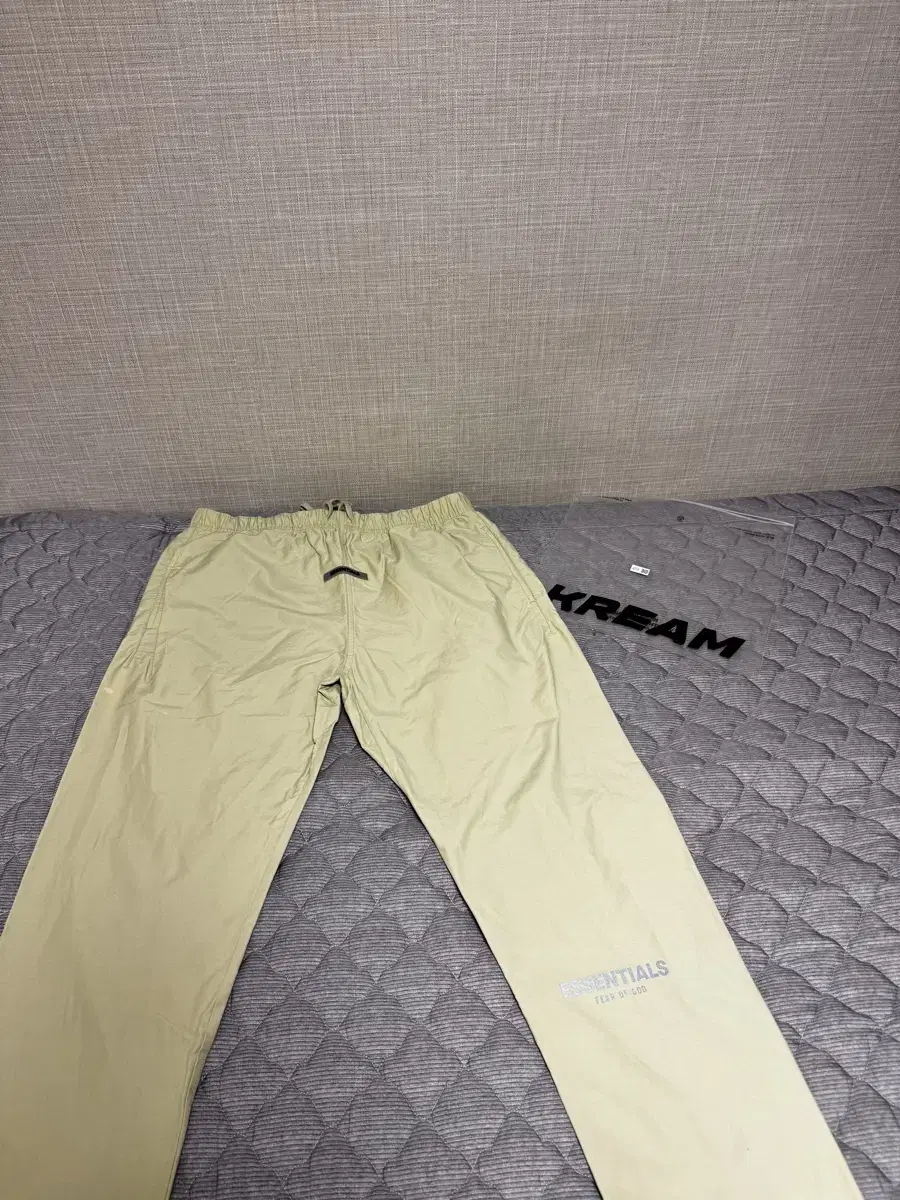 [Genuine/L] Essential Reflective Jogger Pants