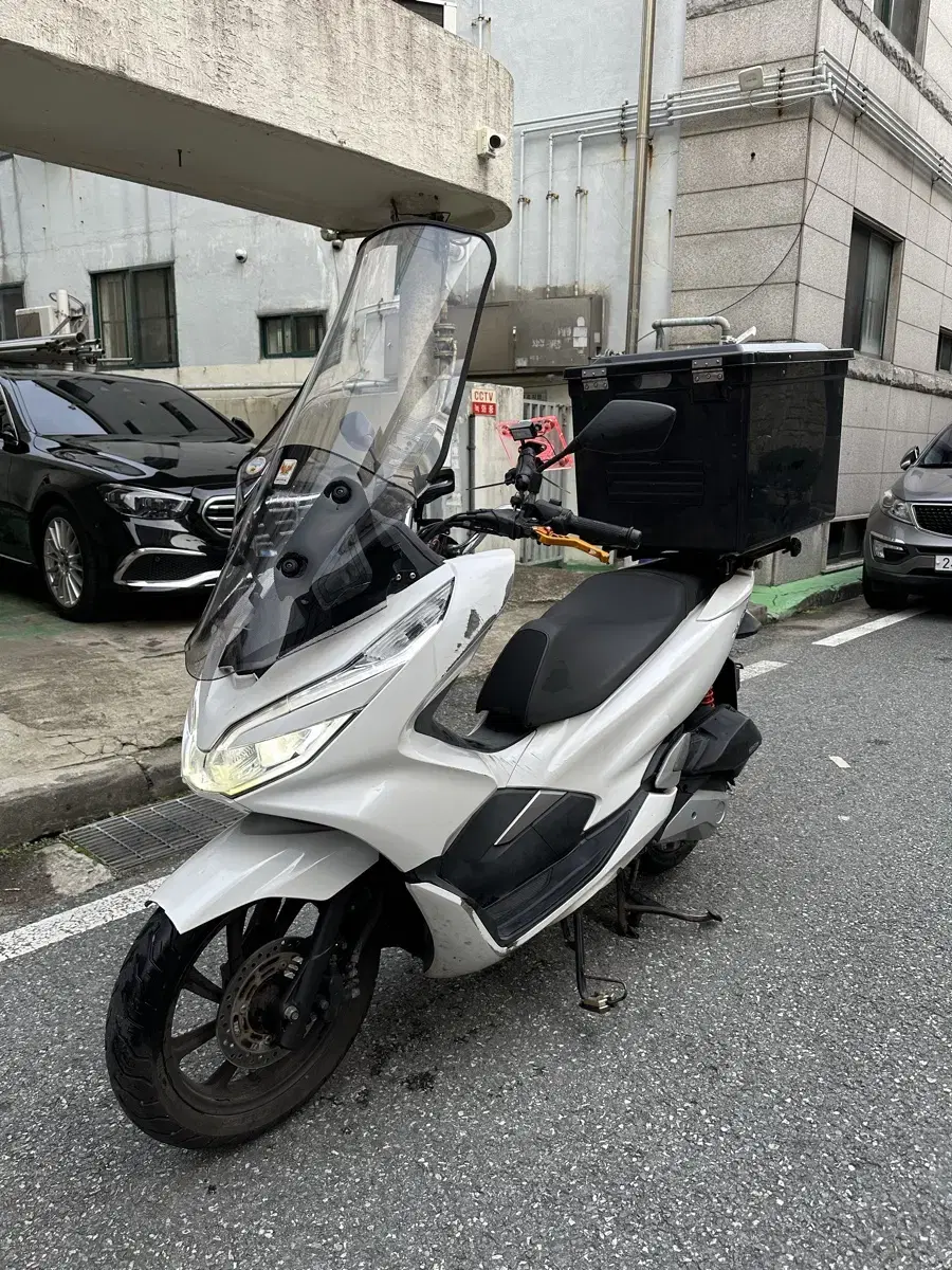 혼다 Pcx 125cc 19년식 저렴하게 바이크 급처합니다.