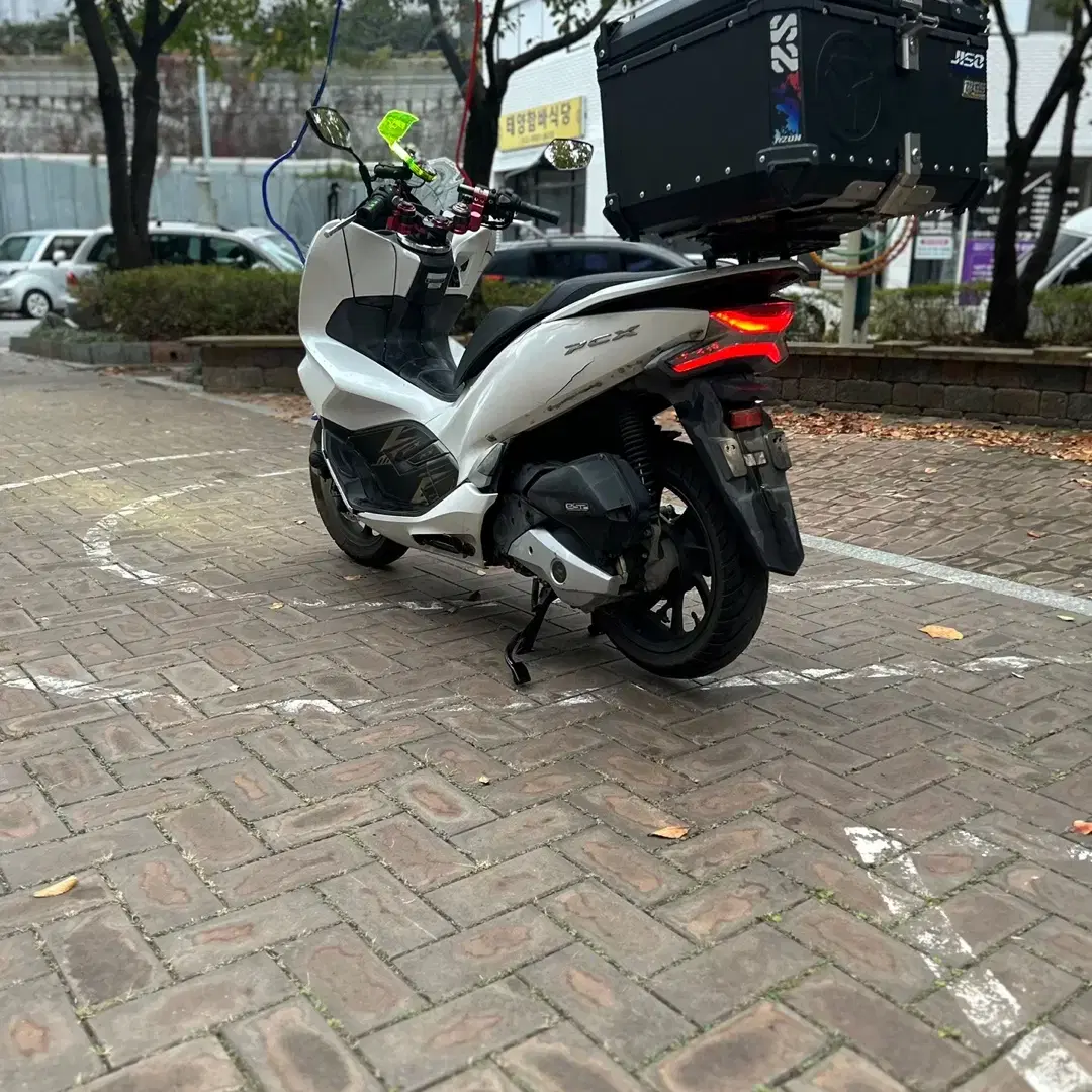 PCX125 19년식(알탑셋 레오빈스 배기)판매합니다