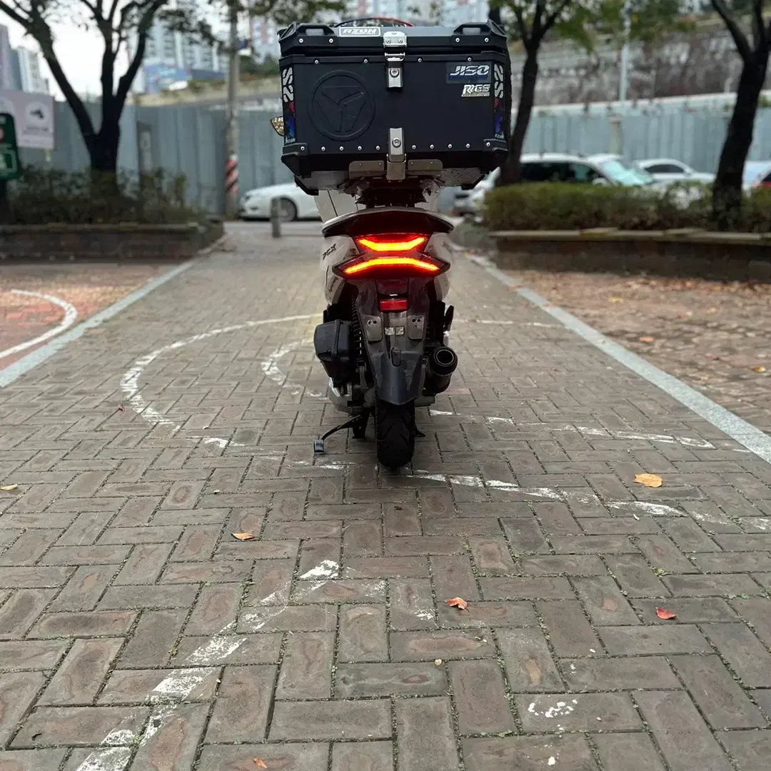 PCX125 19년식(알탑셋 레오빈스 배기)판매합니다