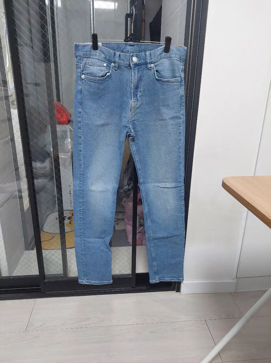 H&M H&M Slim Fit Denim Pants 29-30 New