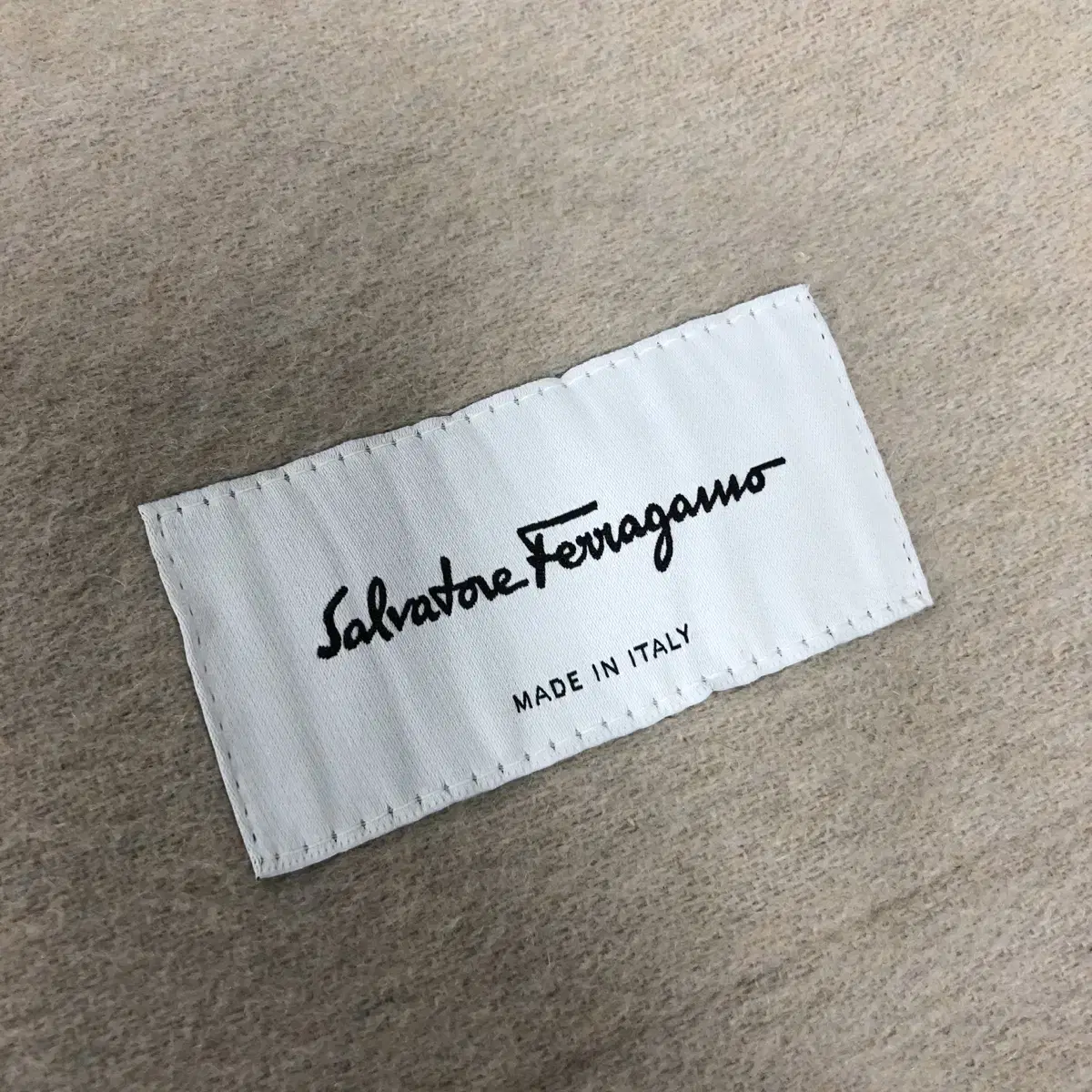 [ FERRAGAMO ] 페라가모 캐시미어 숄 코트