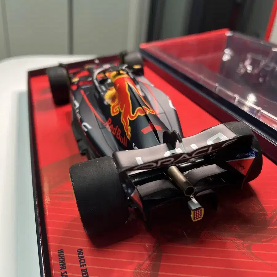 F1 레드불 RB18 1:18 다이캐스트 Limited edition