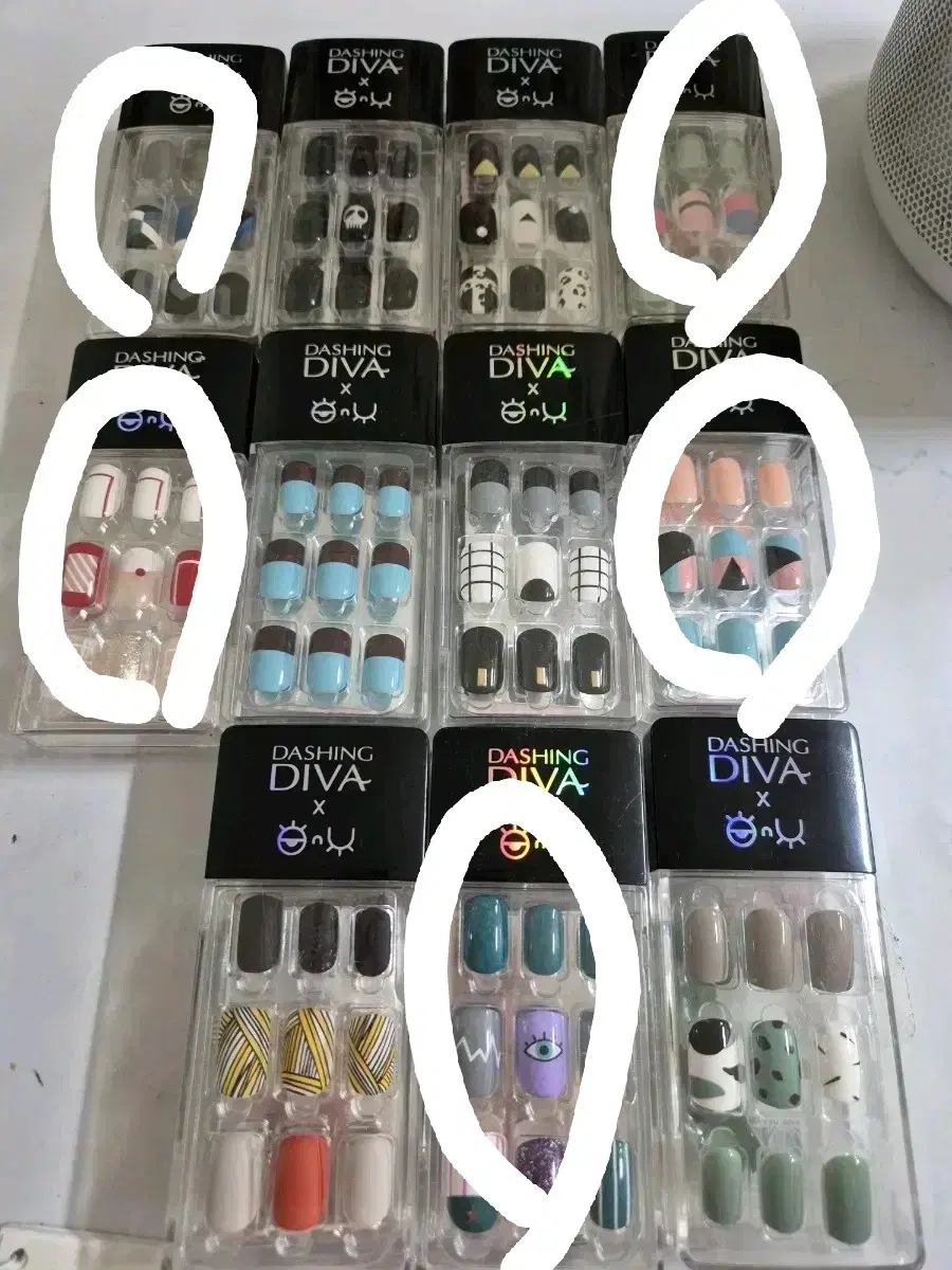 데싱디바 네일팁 팔아요.