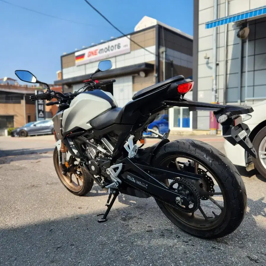 cb125r 22년형 1만키로 아이콘그레이,신차급,점검완료,깔끔한셋팅