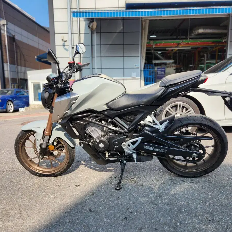 cb125r 22년형 1만키로 아이콘그레이,신차급,점검완료,깔끔한셋팅