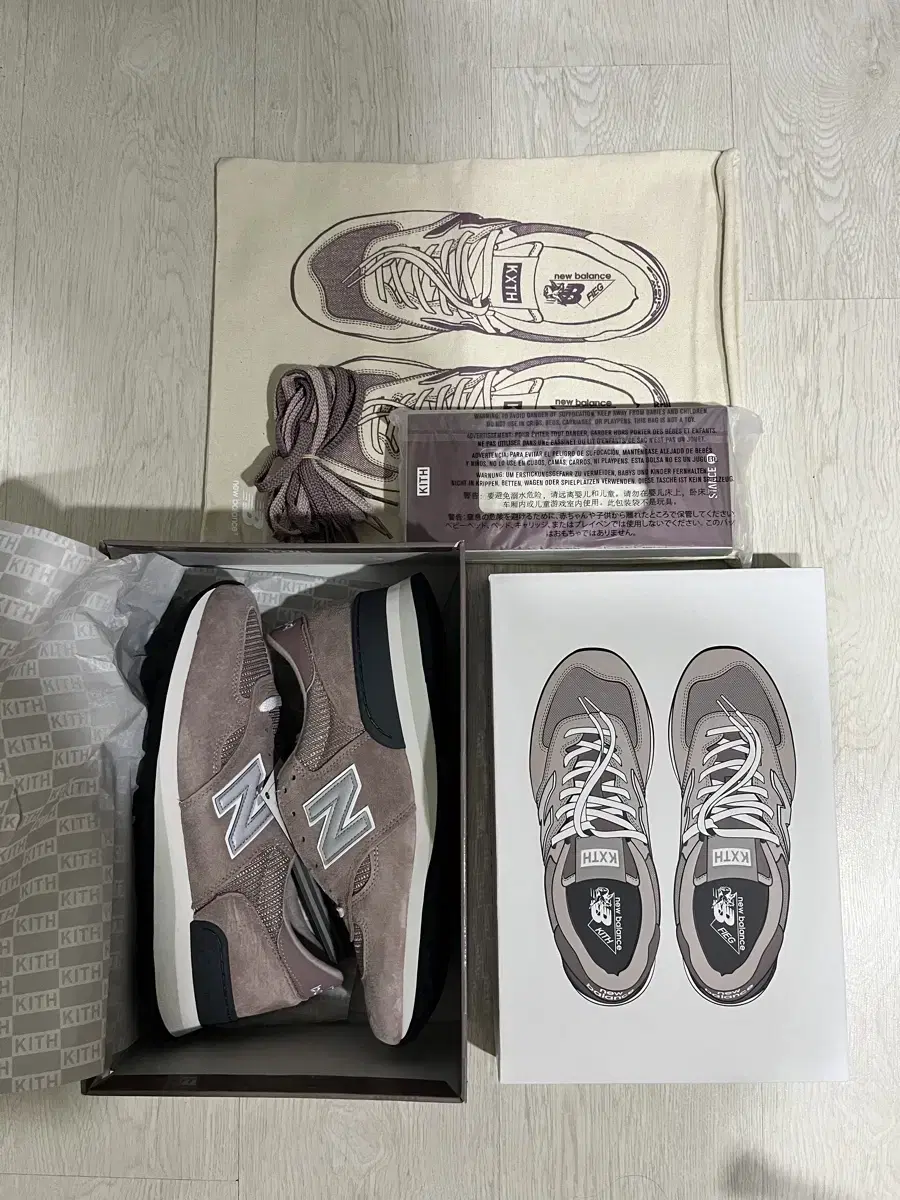 뉴발란스&kith 990v1  285