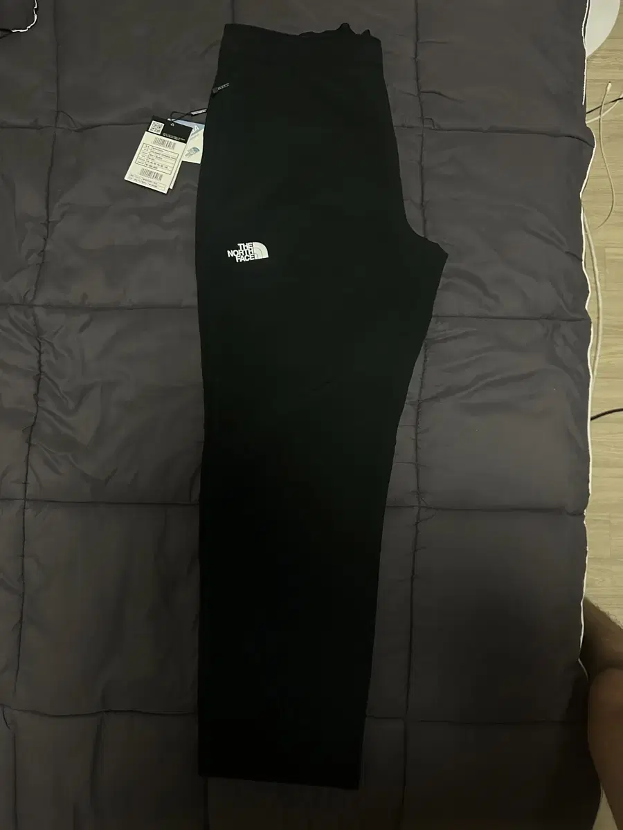 (NEW) The North Face Sweatpants