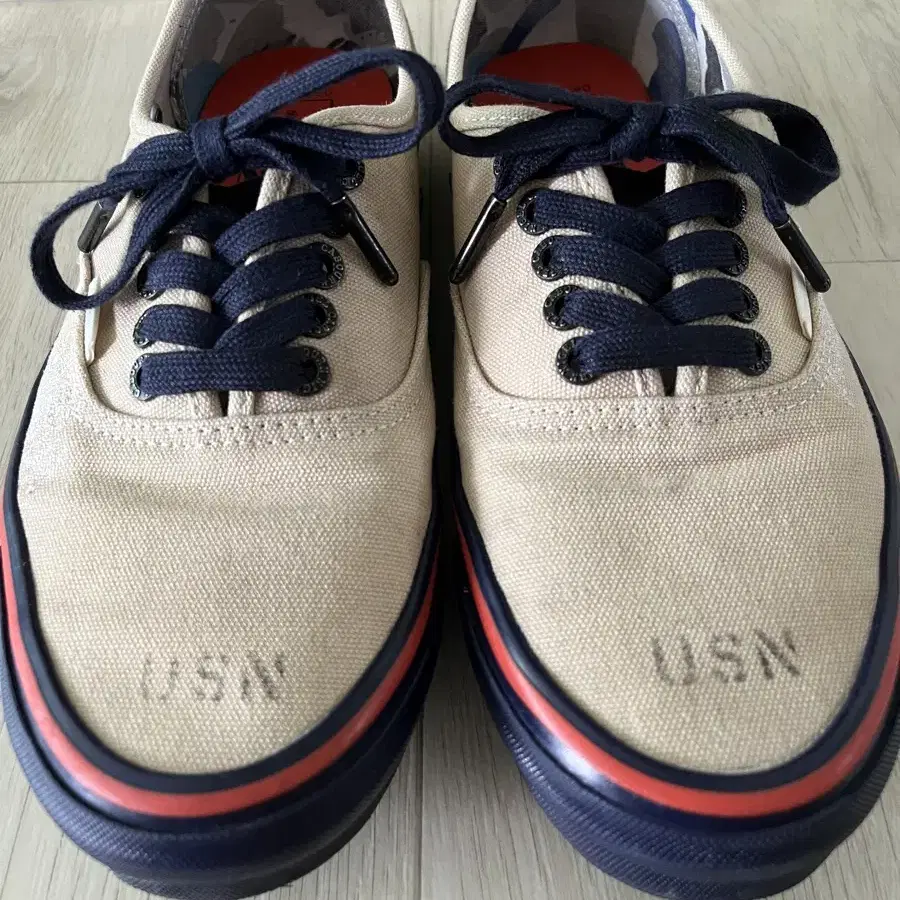 반스볼트X나이젤카본 어센틱 US9 270 vans vault