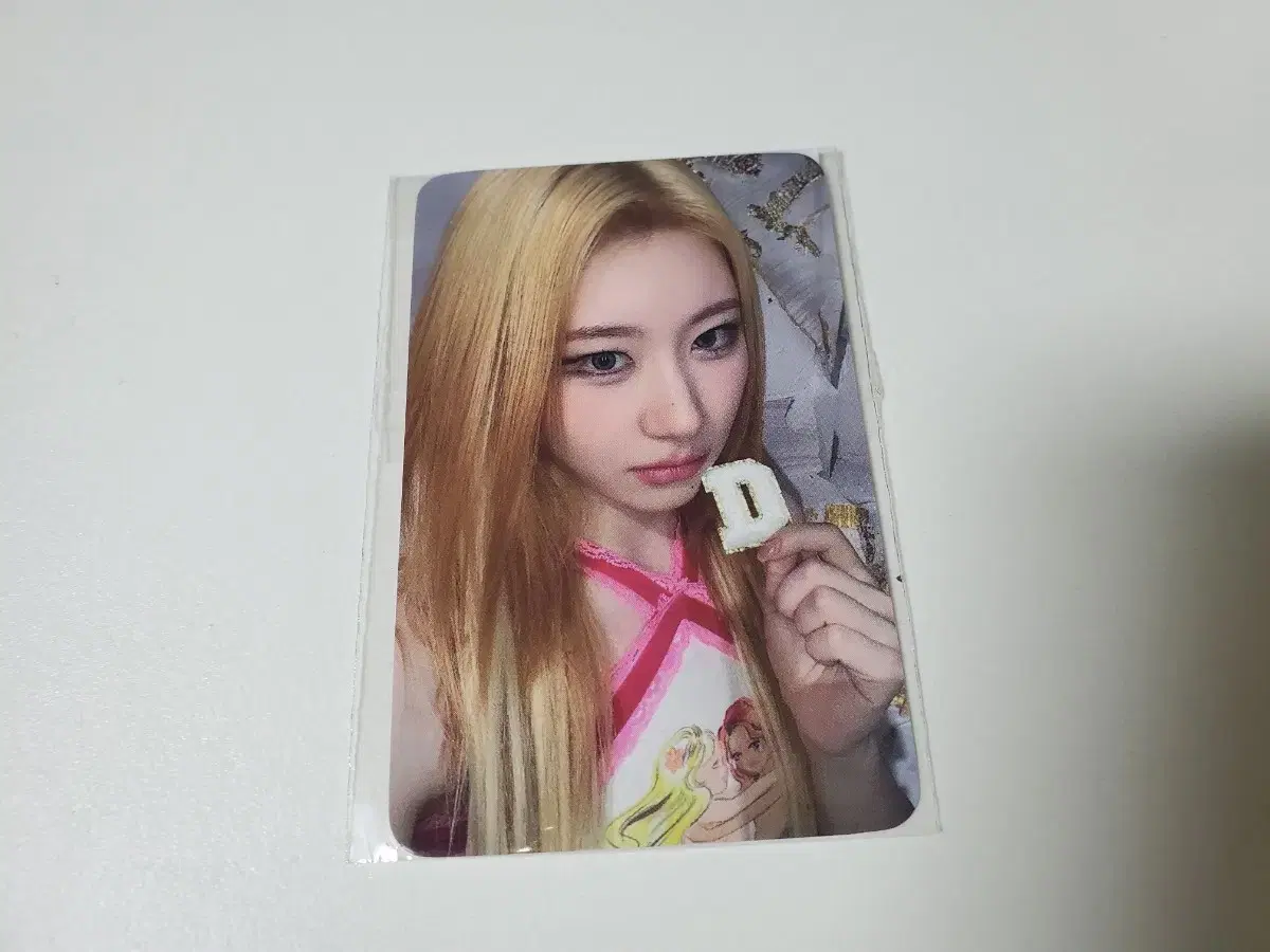 itzy itzy chaeryeong gold pop up md pre-order benefit photocard