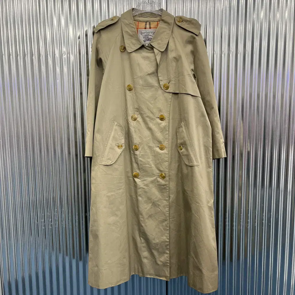 Burberry Double-breasted Trench Coat in Domestic L I931