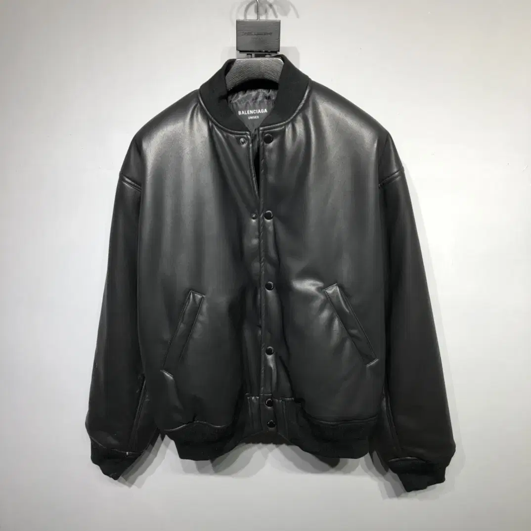 Balenciaga Unisex gaeul Winter English logo and leather windbreaker