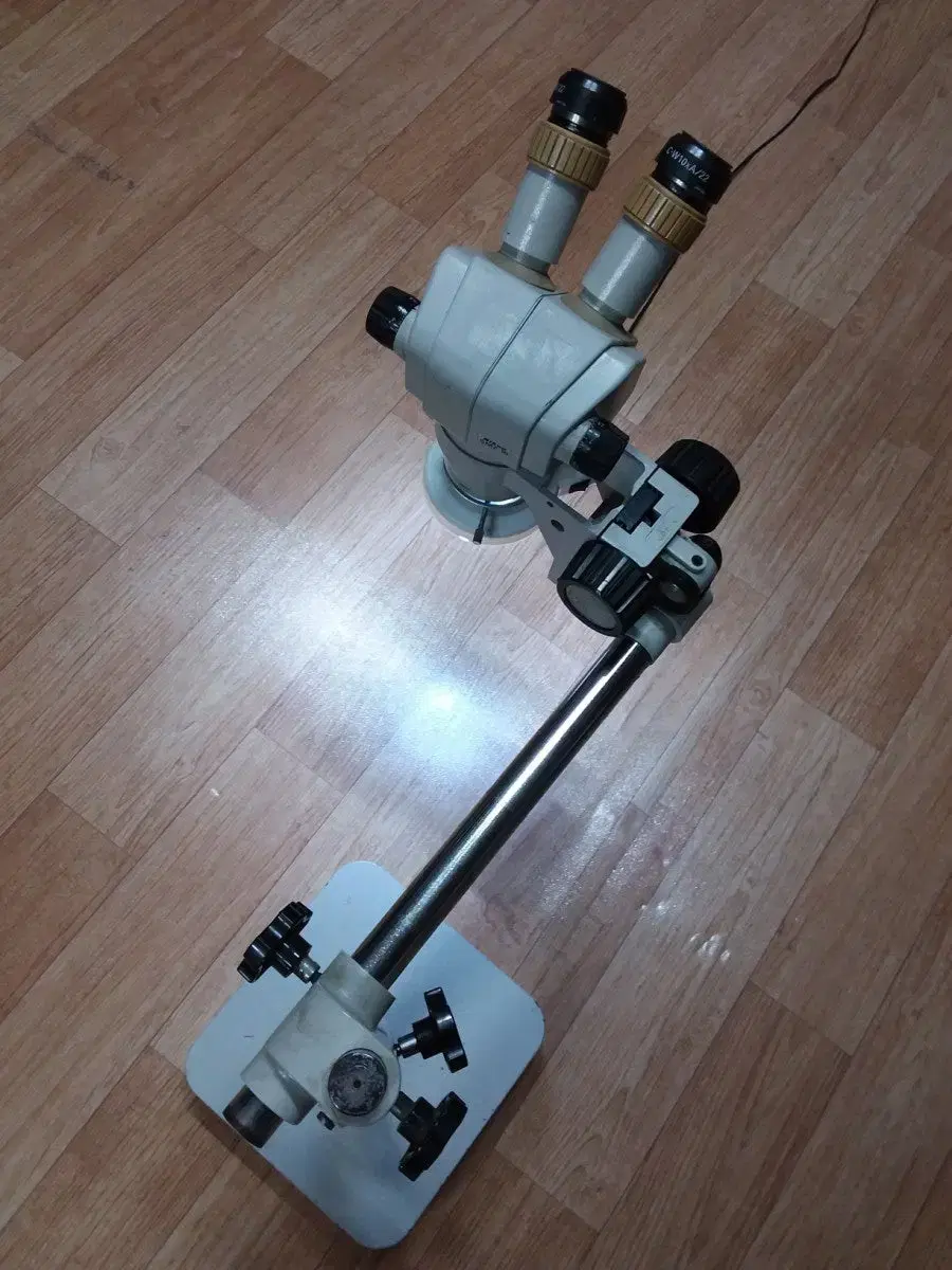 New Universal Stands + Nikon Microscope