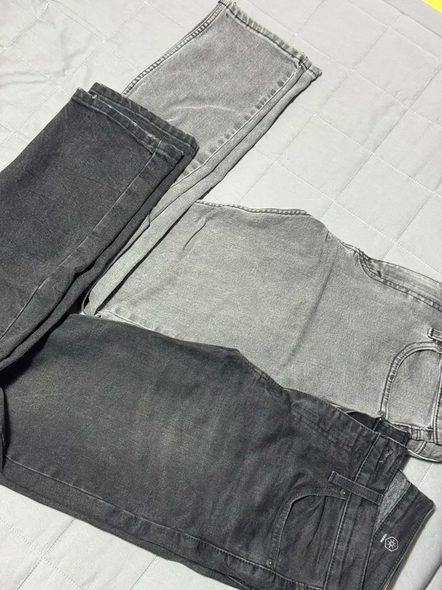 2 Levi's Winter Jeans in Bulk