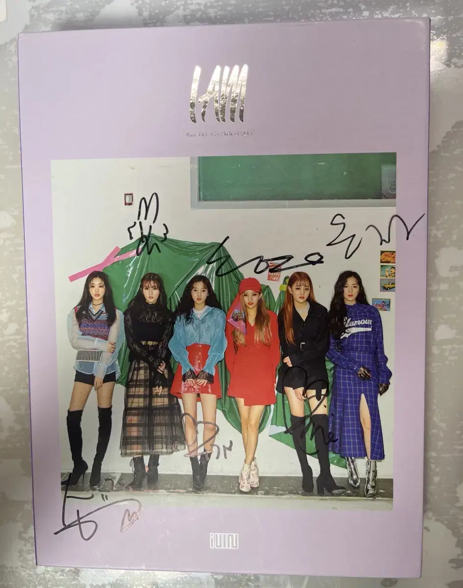 GIDLE's I AM signed album in full