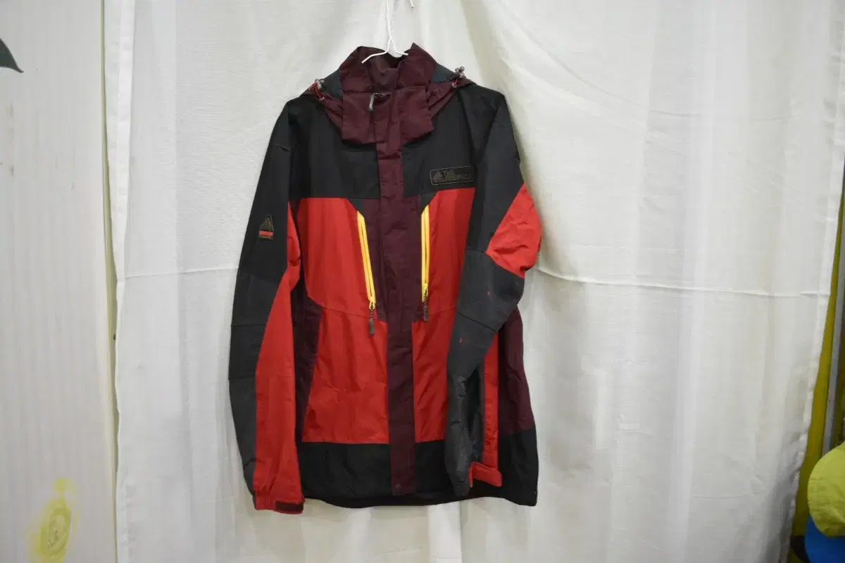 Redface Men's Windbreaker 100