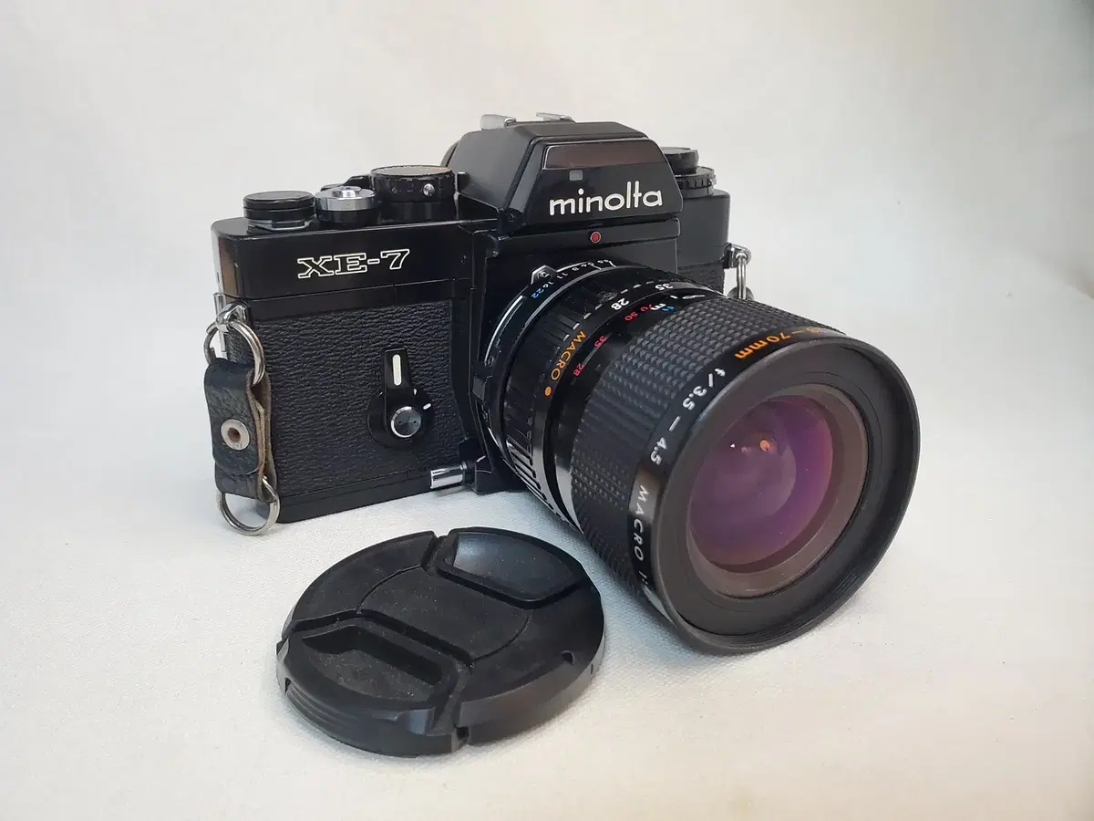 Minolta XE-7,Alike Leica R3 Camera