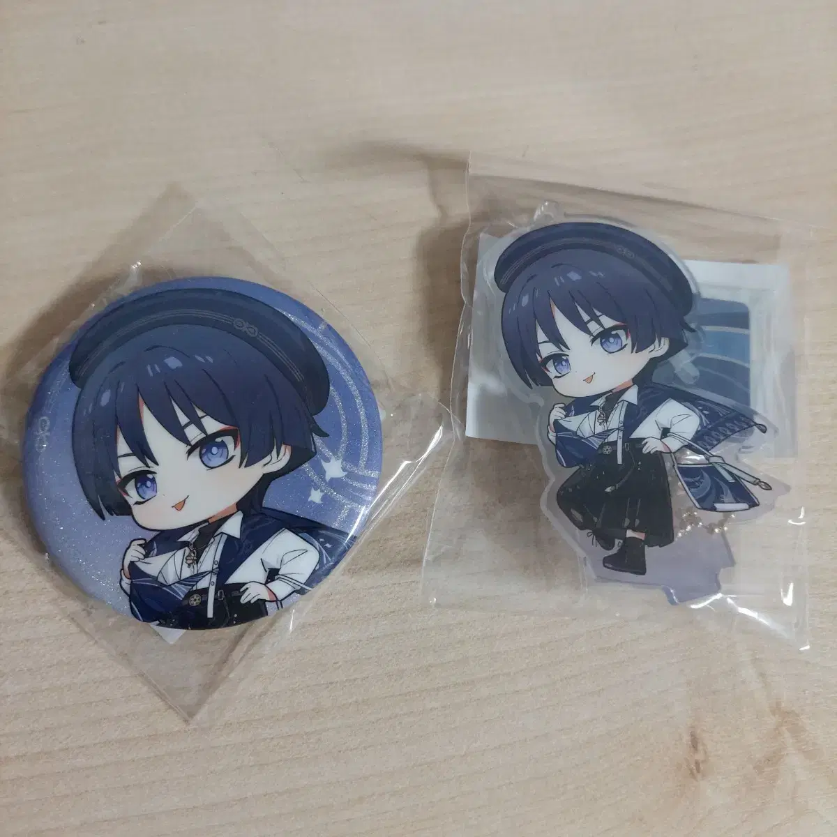 Quick sale) Genshin Impact Wanderer plainclothes pre-order benefit acrylic stand and canbadges bulk to sell.