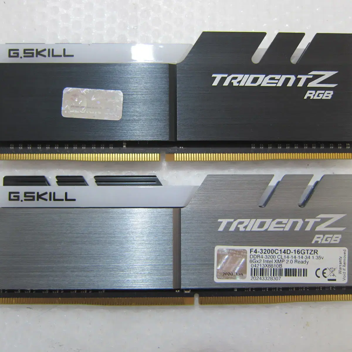 지스킬 DDR4-3200 CL14 TRIDENT Z RGB (8Gx2)