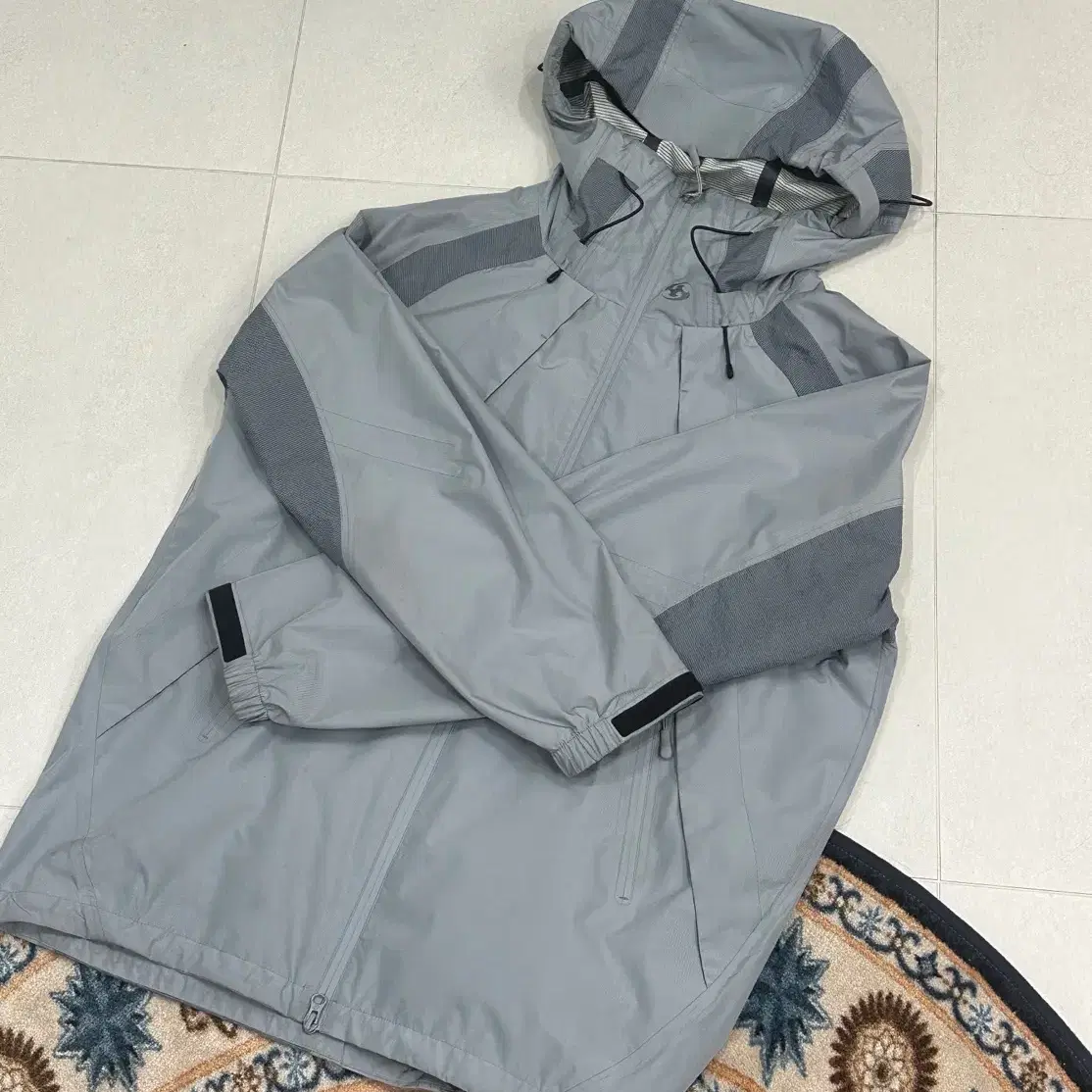 산산기어 wind shield jacket / ice grey