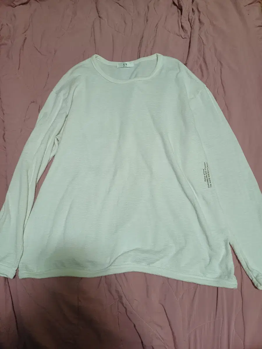 Men's ivory long sleeve t-shirt overfit freesize new for sale.