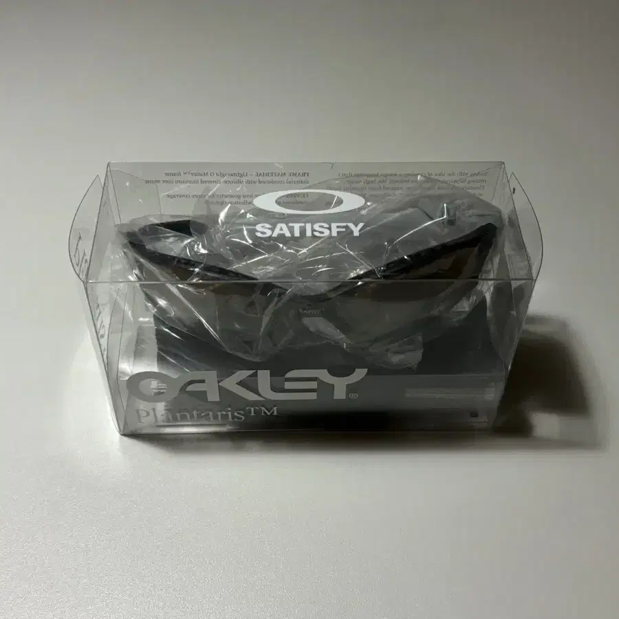 satisfy x oakley plantaris