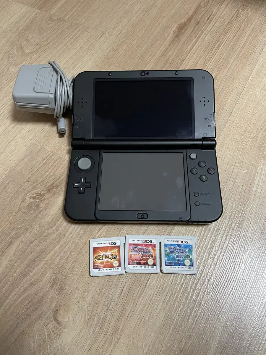 닌텐도 3Ds xl + 포켓몬스터(오메가루비,알파사파이어,썬) + 충전기