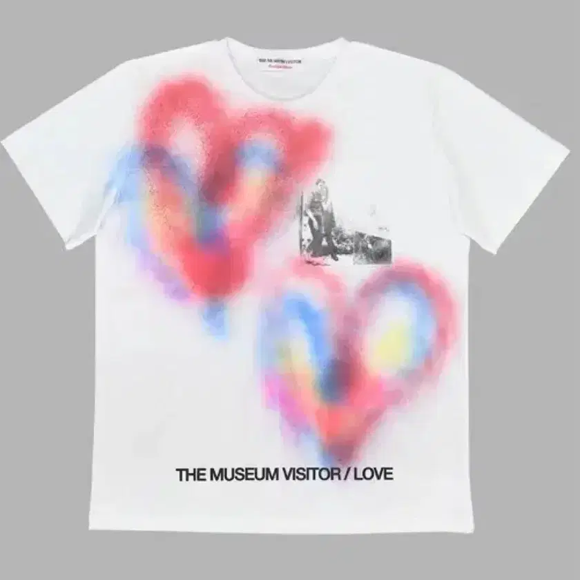 Shop THE MUSEUM VISITOR on Bunjang Global Site.