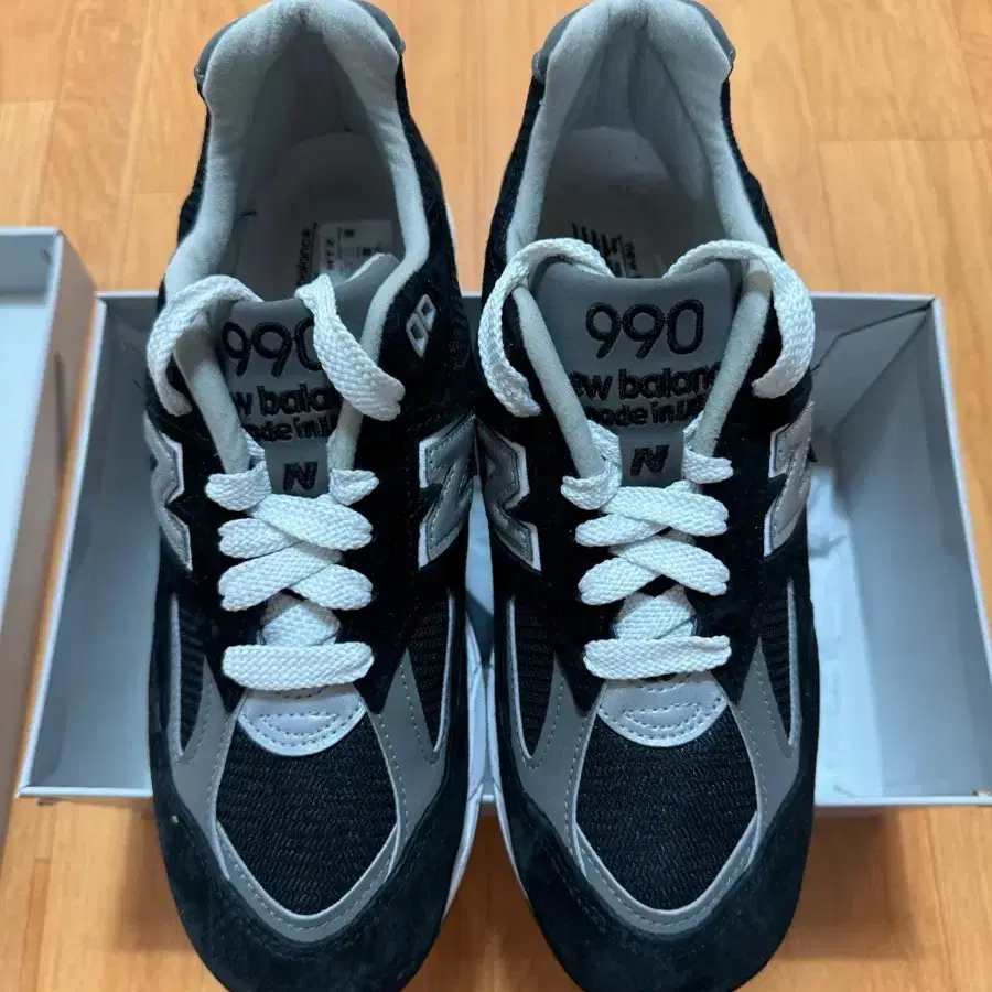 뉴발란스 990v2 usa 블랙 260