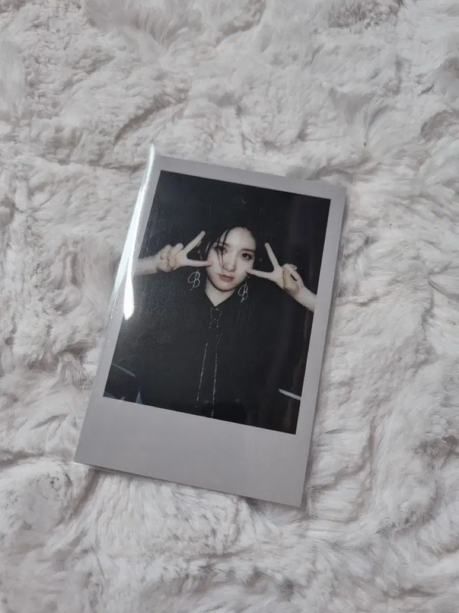 ive main soundwave 1st ld gaeul polaroid