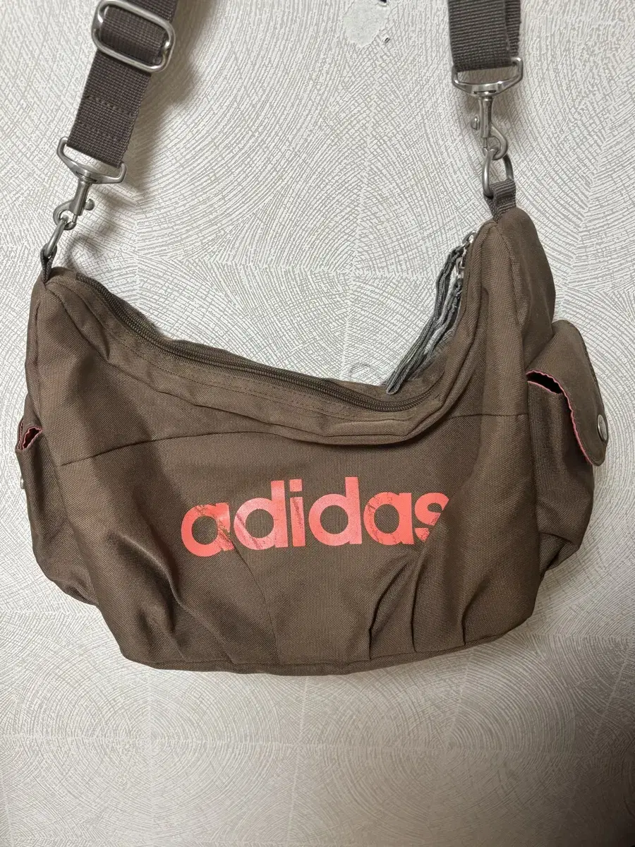 Vintage Adidas Brown Shoulder Crossbody Q Vintage Watooke Jin jin Vintage