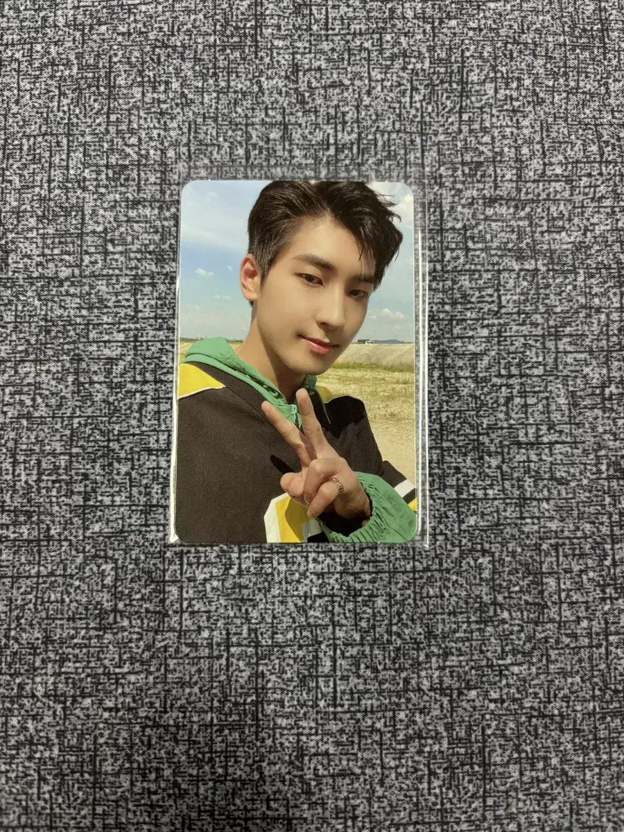 seventeen wonwoo hangar hottracks pre-order benefit photocard