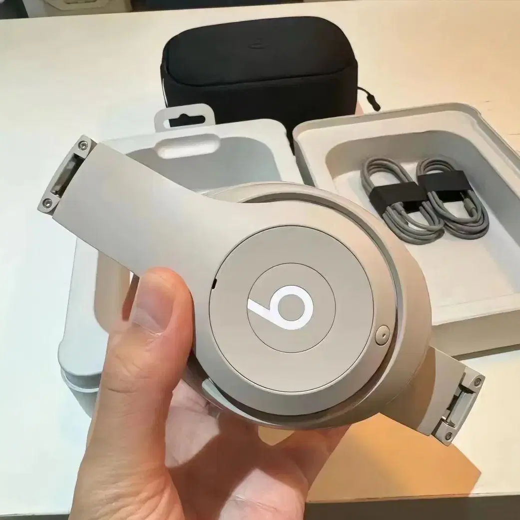 Beats Studio Pro 온이어 헤드폰