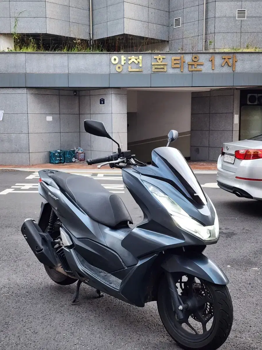 21년식 PCX125 ABS 팝니다