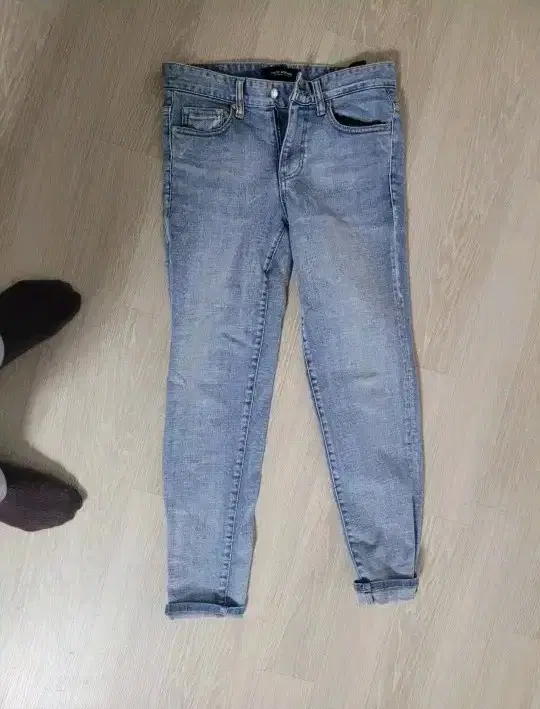 Peacewalker Jeans 29 sells.