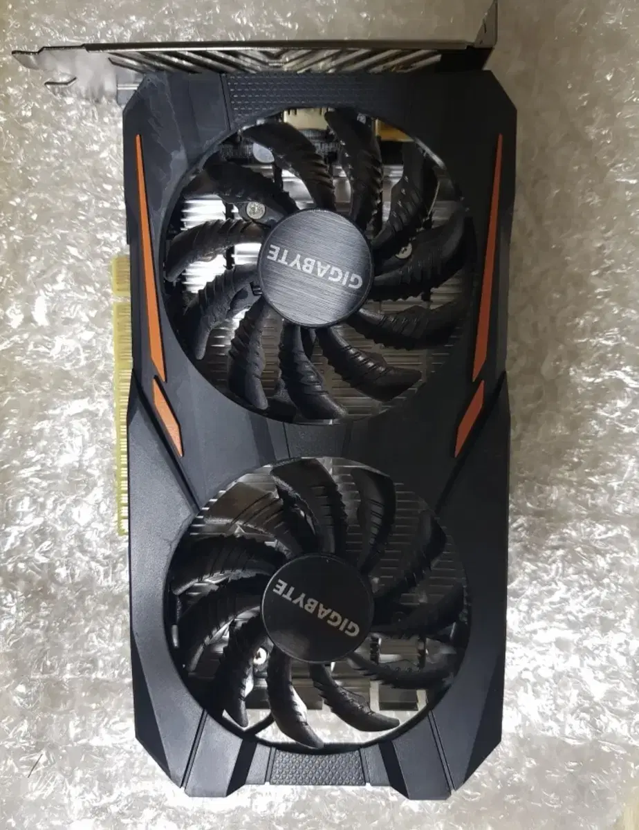 기가바이트 1050ti 4g 상태 좋음 팝니다